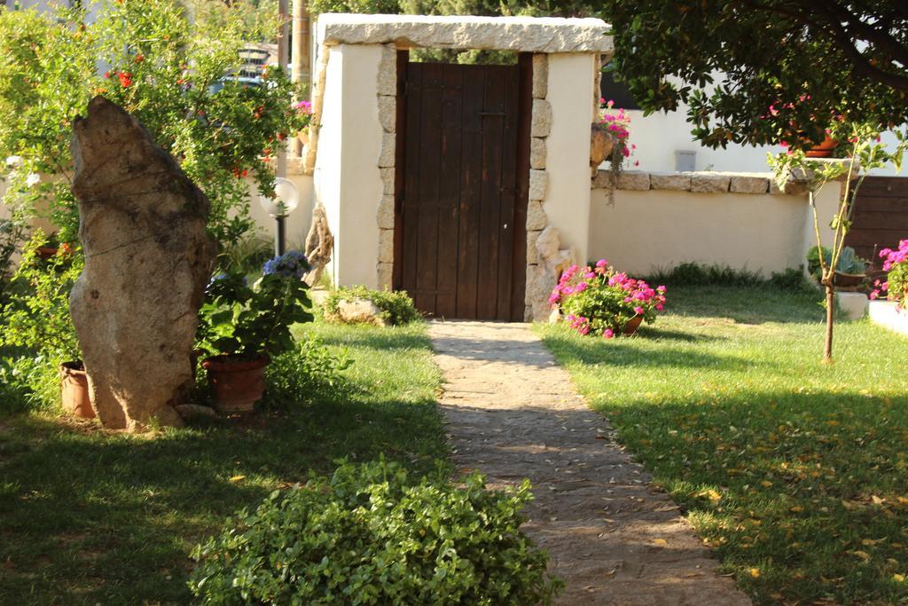 B&B I Mari Torpè Buitenkant foto